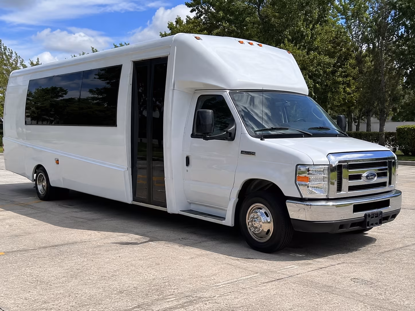 Fullerton Winery Tour & Pub Crawl Transportation party bus exterior