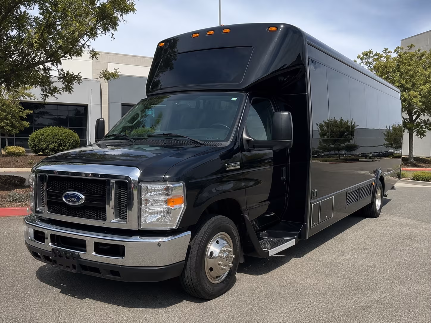 Garden Grove Winery Tour & Pub Crawl Transportation